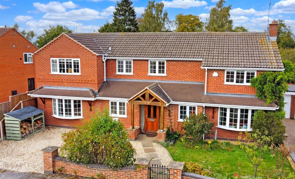 Main image of property: Vicarage Close, Collingham, Newark