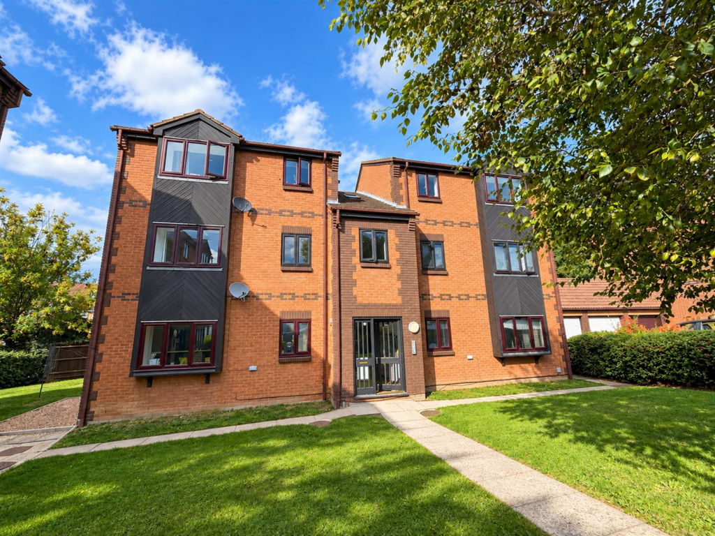 Main image of property: Bull Close, Grays