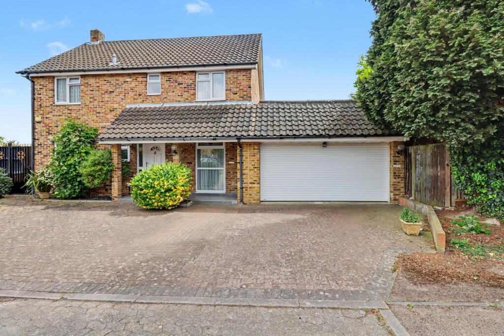 Main image of property: Rochfords Gardens, Slough, Berkshire, SL2 5XD