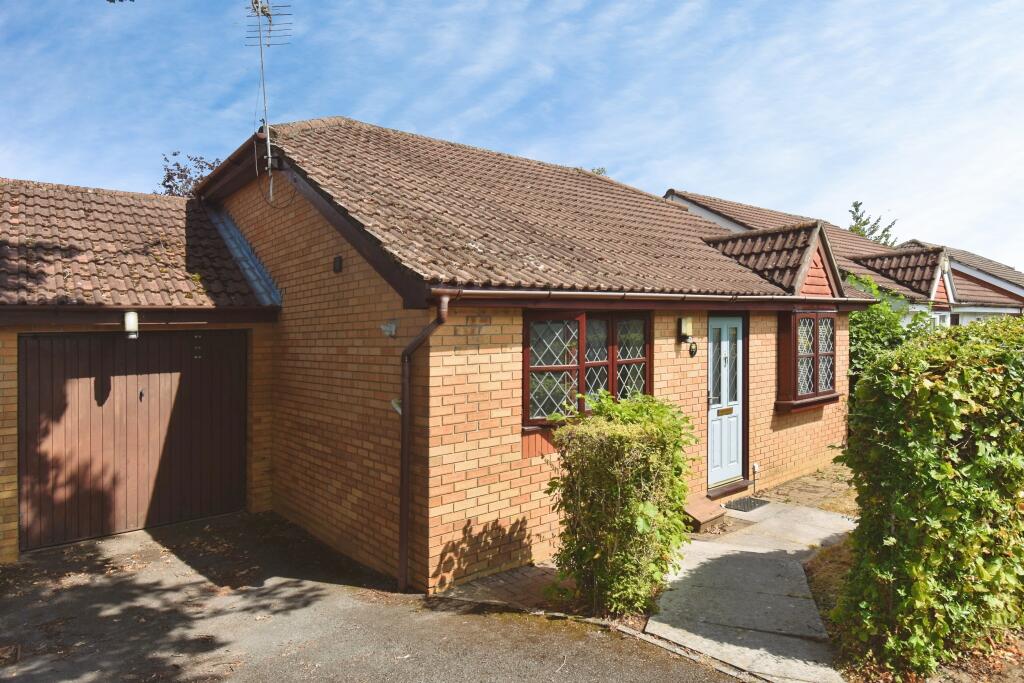 Main image of property: Old Shamblehurst Lane, Hedge End, Hampshire