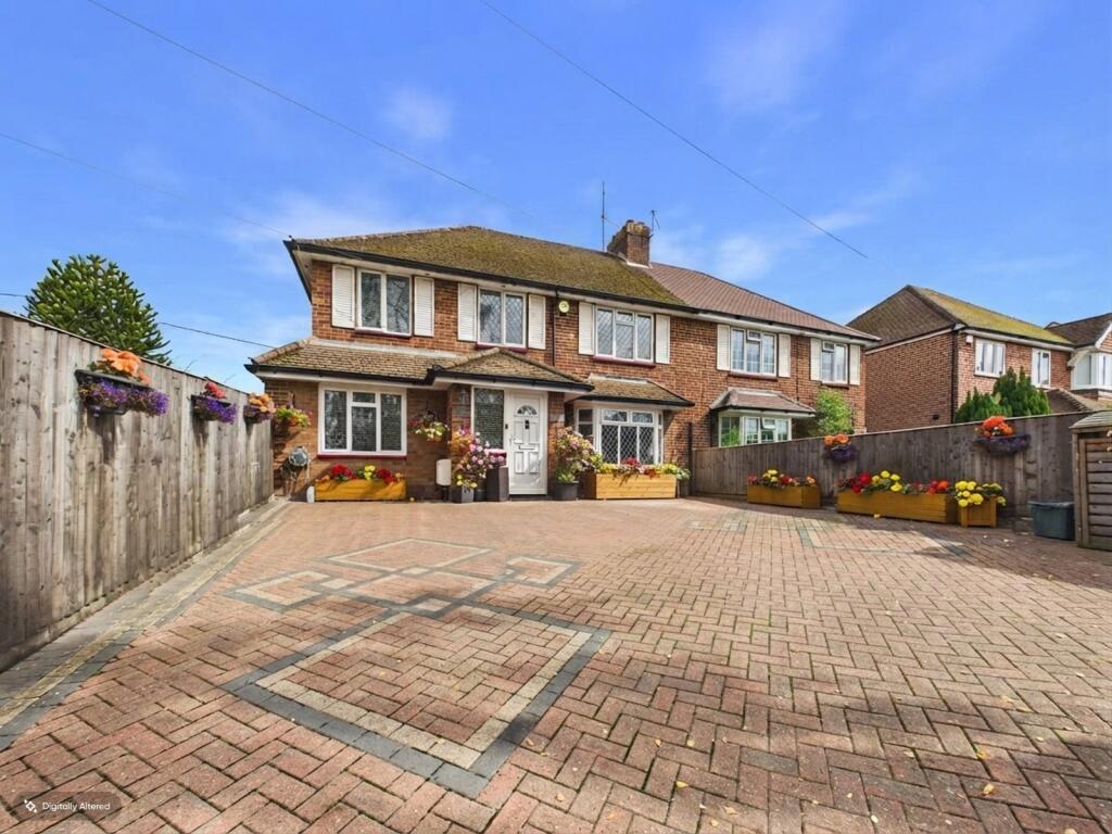 Main image of property: Marlow Road, Bourne End, Buckinghamshire, SL8