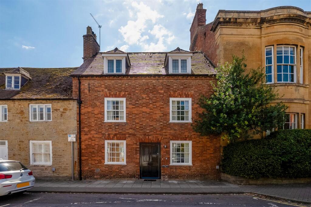 Main image of property: 29 Sheep Street, Shipston-on-Stour