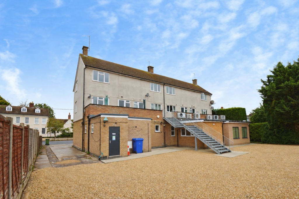 Main image of property: High Street, Chalgrove, Oxford, OX44