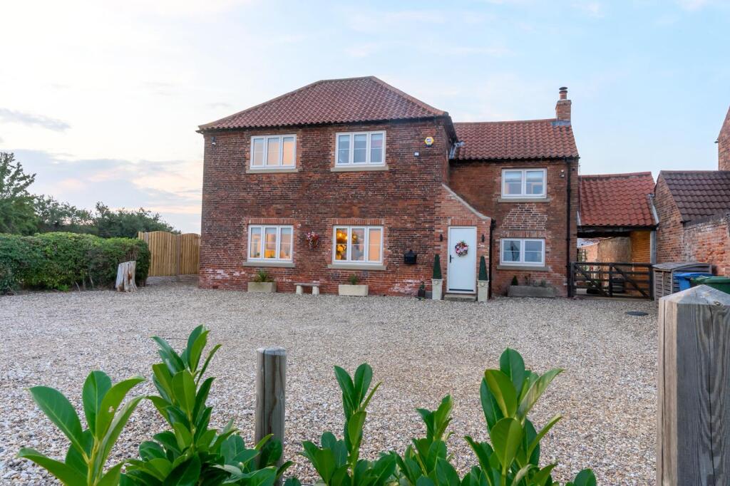 Main image of property: Darlton, Newark