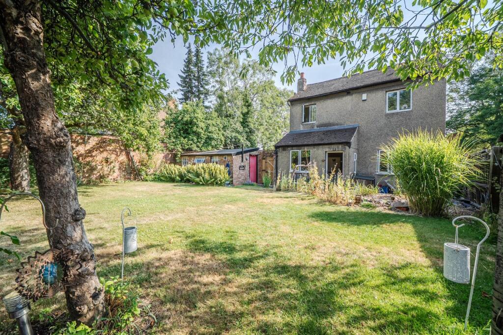 Main image of property: Watling Street, Bletchley, Milton Keynes, Buckinghamshire, MK2