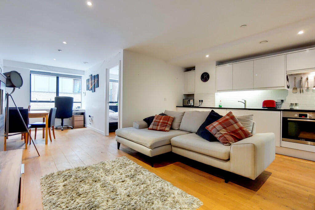 Main image of property: Scarbrook Road, Surrey House, Croydon, CR0