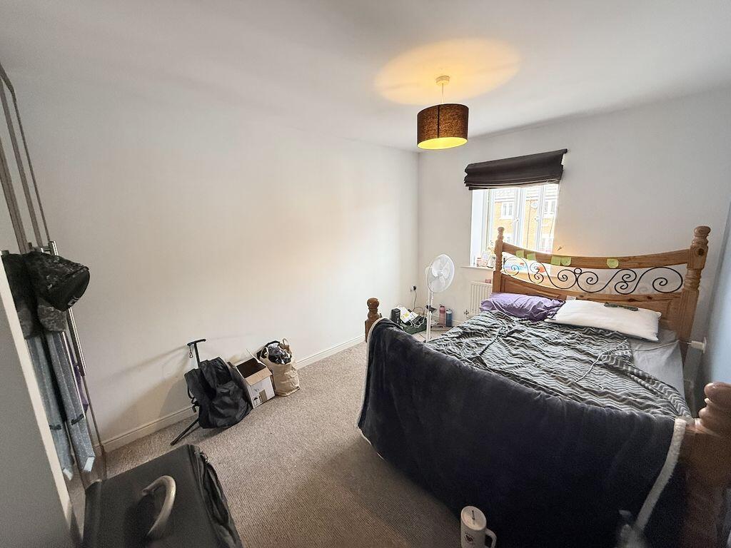 Main image of property: 2 x Rooms in professional shared house for the Price of 1!! - CENTRAL BRADLEY STOKE