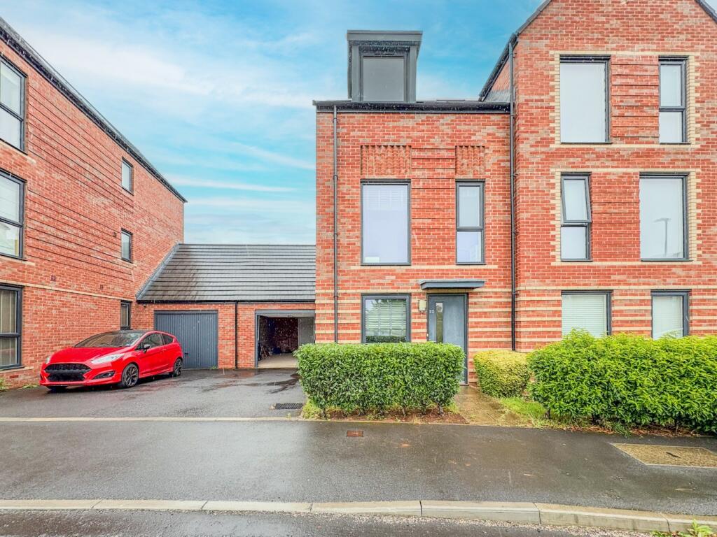 Main image of property: Manning Road, Knowle, Bristol, BS4 1FL