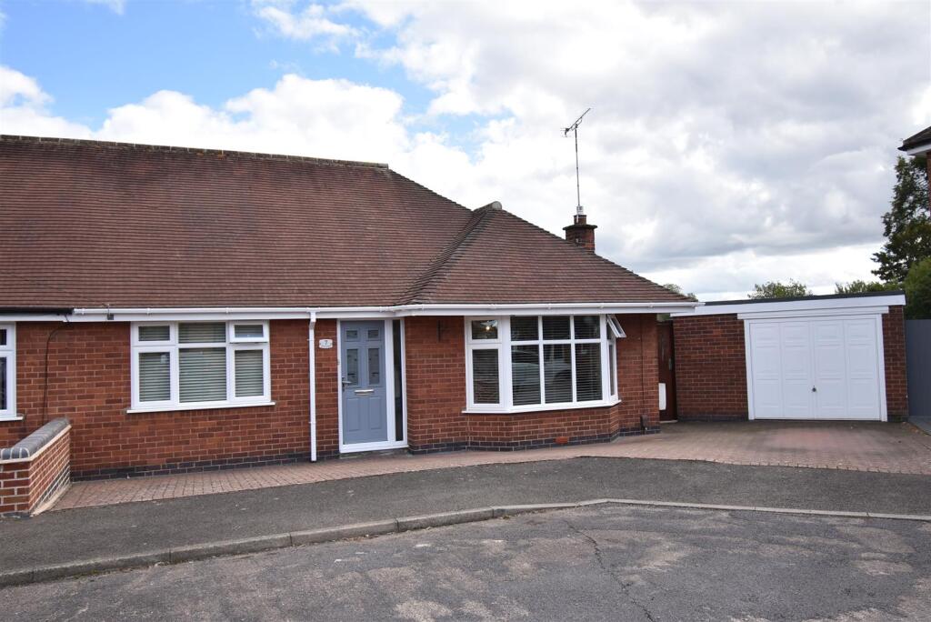 Main image of property: The Lynch, Nuneaton