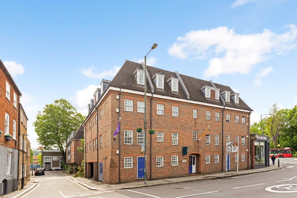 Main image of property: Wren House, 2b High Street, Hampton Wick, Kingston upon Thames KT1