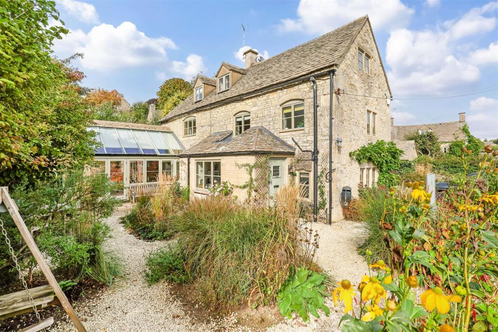 Main image of property: Oakridge Lynch, Stroud