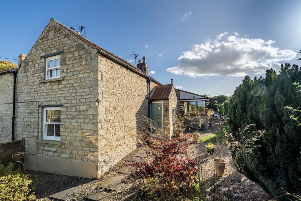 Main image of property: Hilltop Cottage, Barton Le Street, Malton, YO17 6PJ