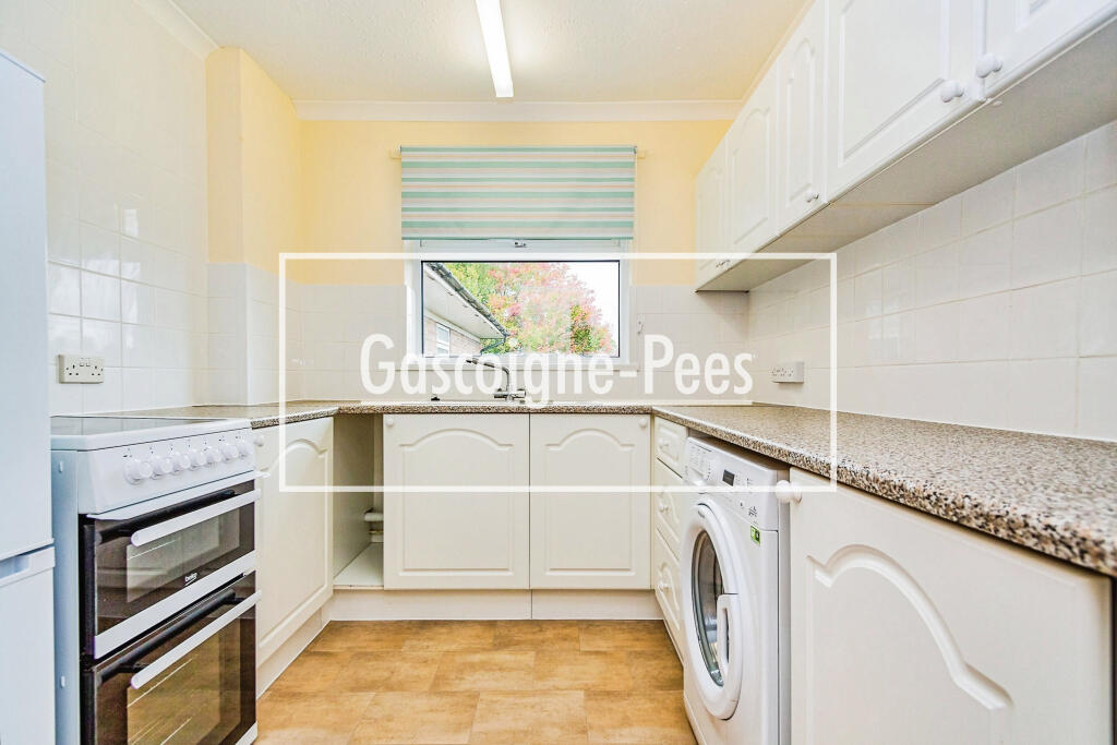Main image of property: Tadley, RG26