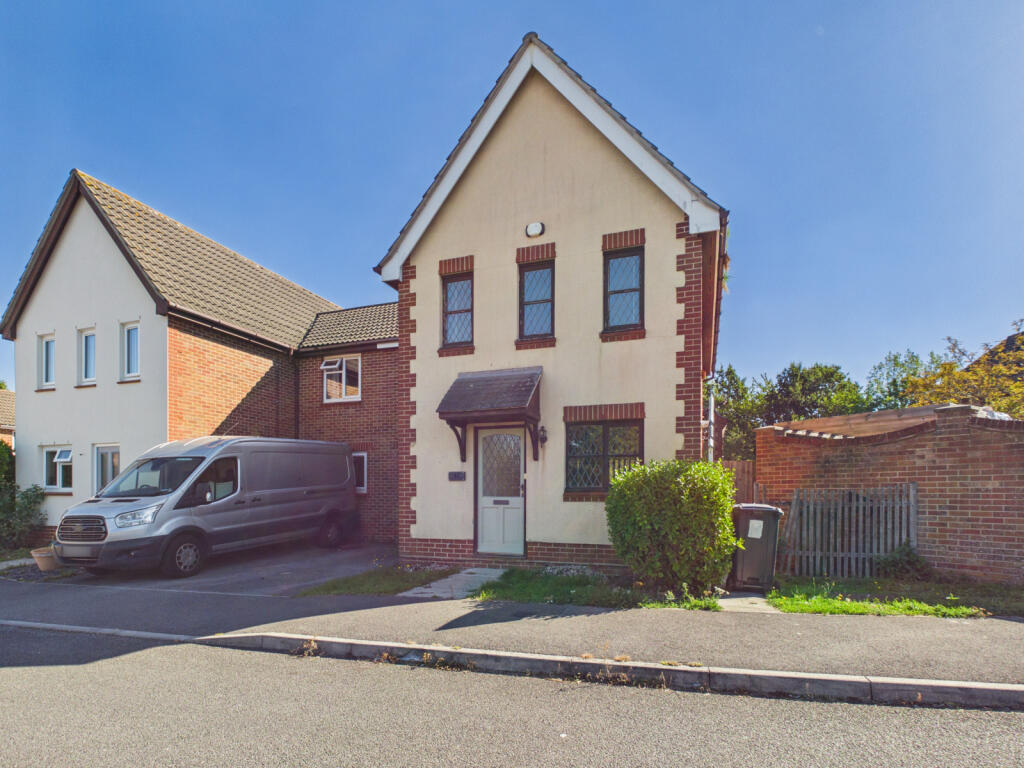 Main image of property: Upmill Close, West End, SO30