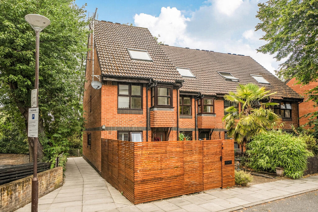 Main image of property: Grovelands Close, London