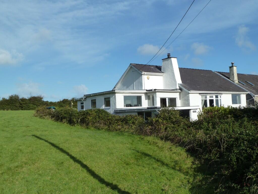 Main image of property: Moelfre, LL72