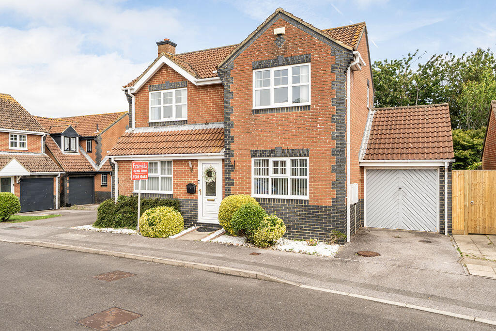 Main image of property: Fieldhouse Drive, Lee-On-The-Solent, PO13