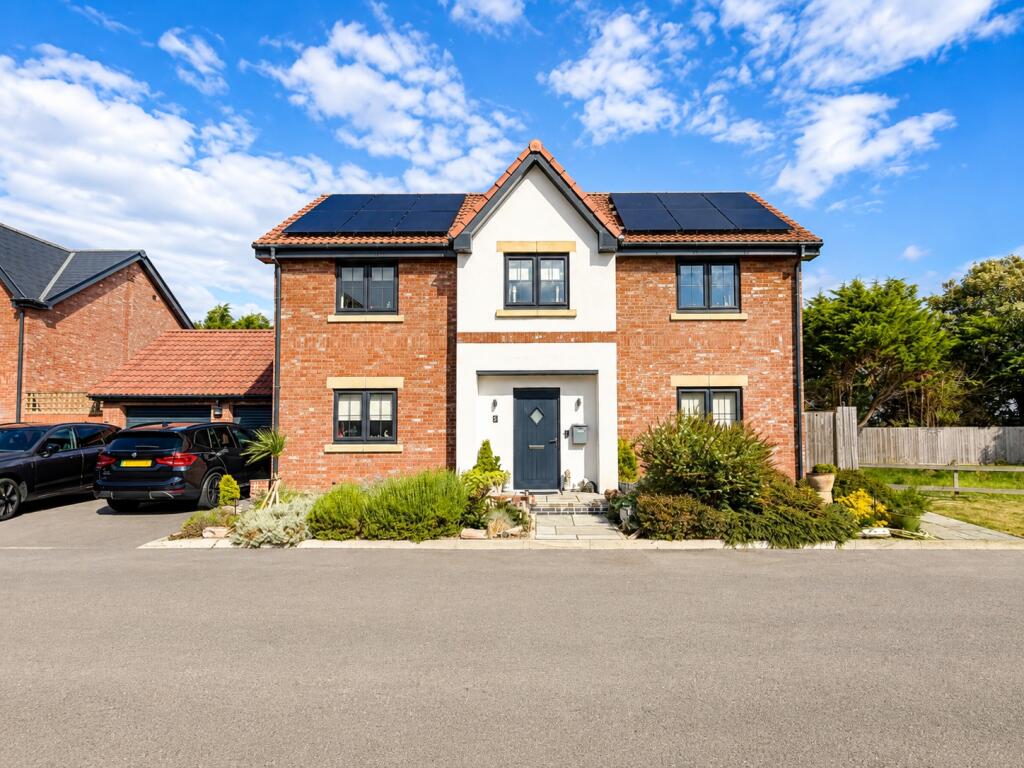 Main image of property: New Manor Court, Berrow, Burnham-on-Sea, Somerset, TA8