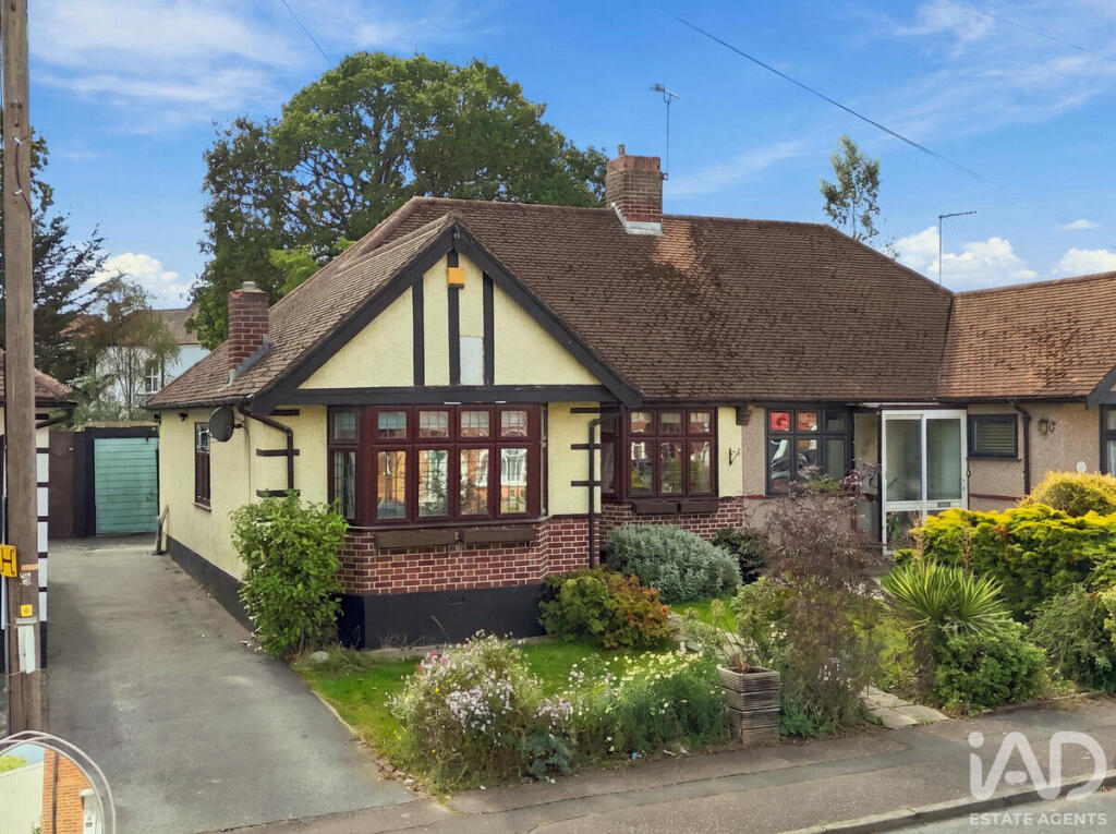 Main image of property: Danescroft Drive, Leigh-on-sea, SS9