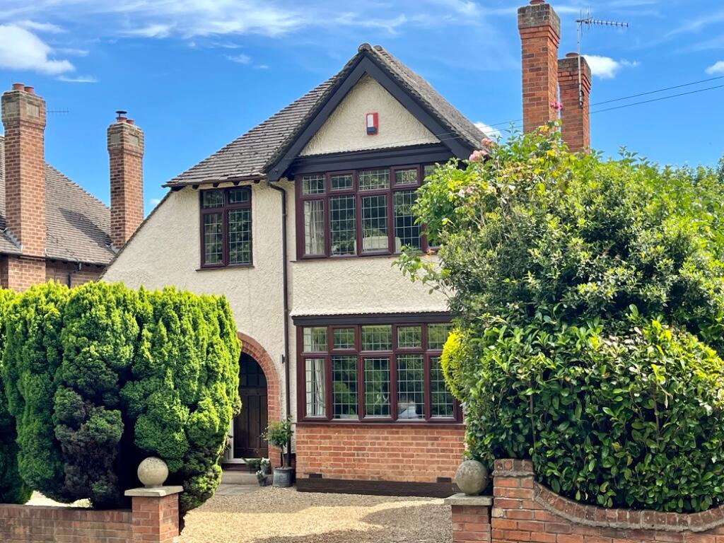 Main image of property: Warwick Crescent, Stratford-Upon-Avon, Warwickshire, CV37