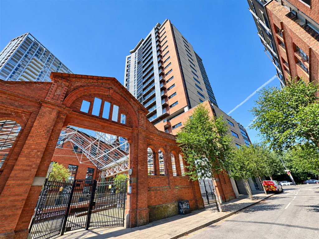 Main image of property: Tempus Tower, Mirabel Street, Manchester