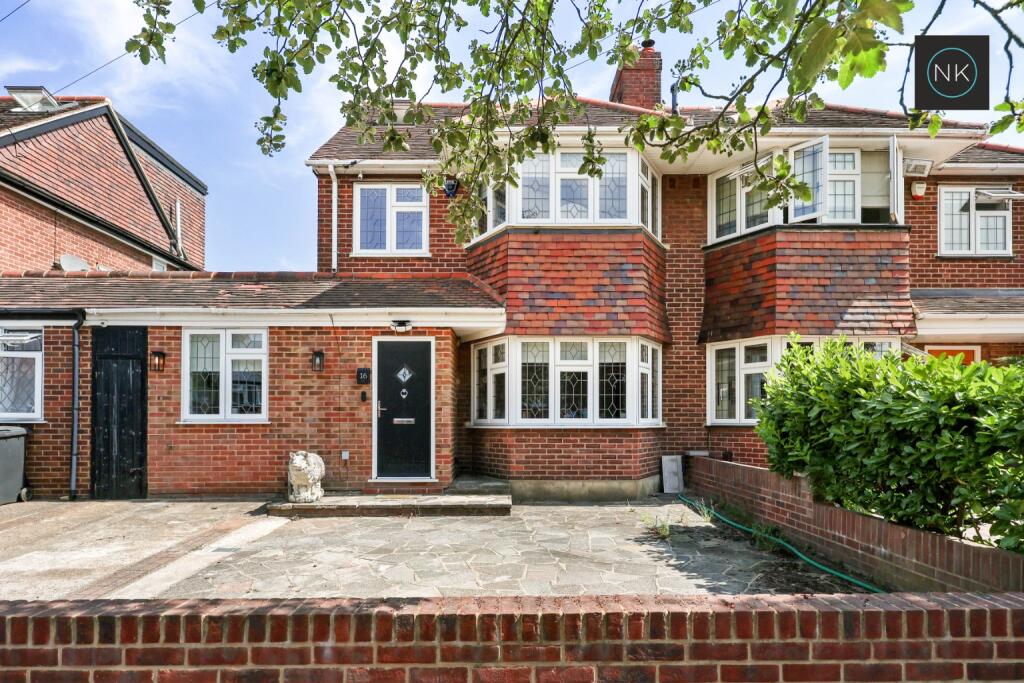 Main image of property: Elizabeth Drive, Theydon Bois, Epping, Essex, CM16