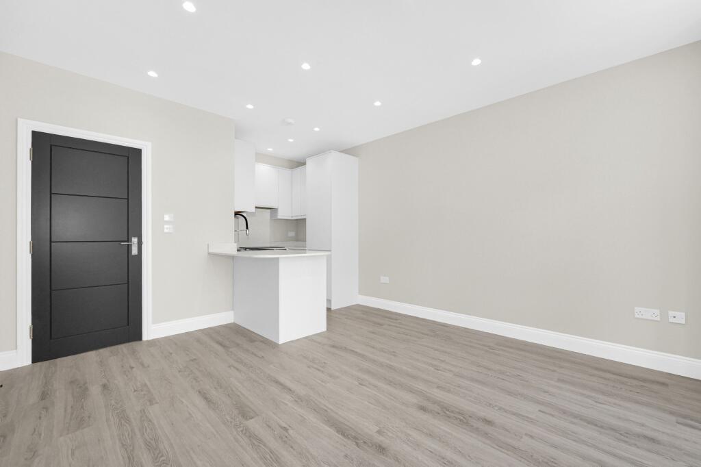 Main image of property: Park Lane, London, CR0