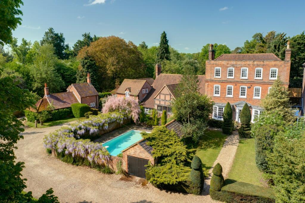 Main image of property: Wycombe End, Beaconsfield, Buckinghamshire, HP9