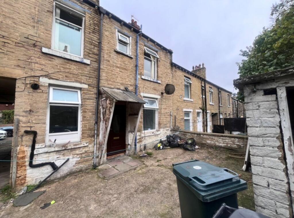 Main image of property: 47 Washington Street, Bradford, West Yorkshire, BD8 9QN