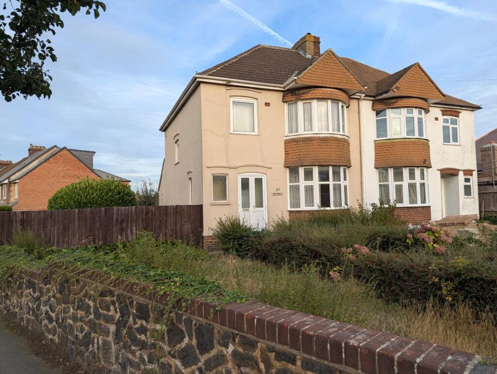 Main image of property: 27 Coldharbour Road, Northfleet, Gravesend, Kent, DA11 8AF