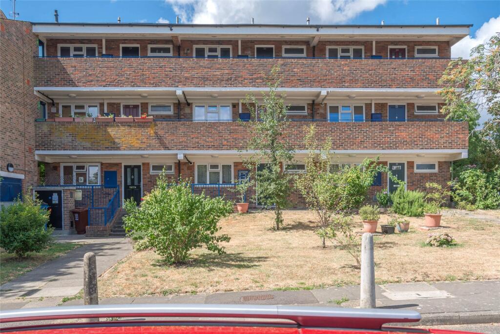 Main image of property: Brownswell Road, London, N2
