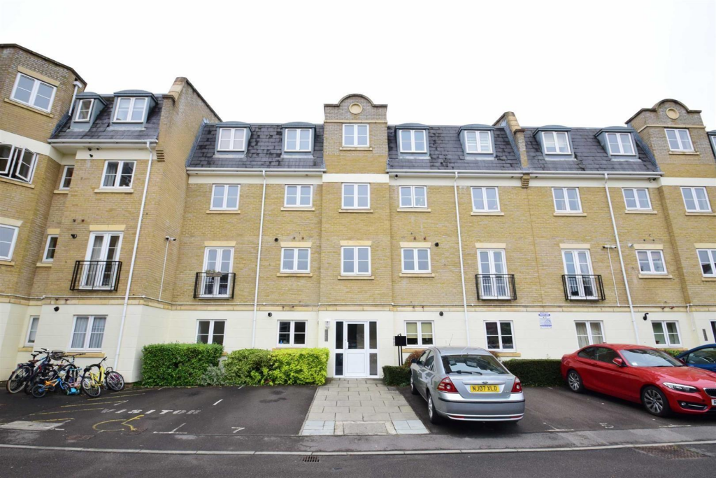 Main image of property: Regents Riverside, Brigham Road, Reading
