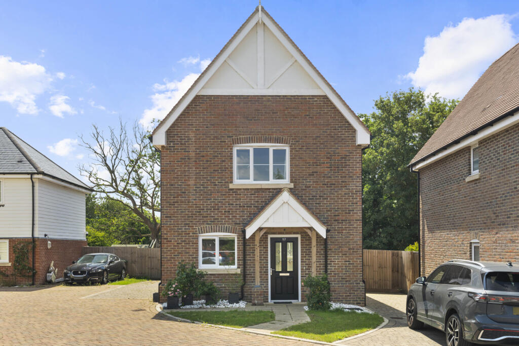 Main image of property: Scholars Close, Felsted, Dunmow, Essex, CM6