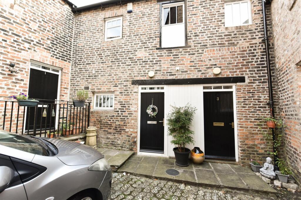 Main image of property: Fossgate, York