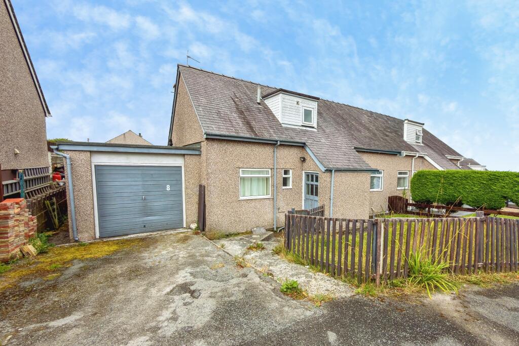 Main image of property: 8 Tan Yr Allt, Rhostryfan, Caernarfon, Gwynedd LL54 7PP