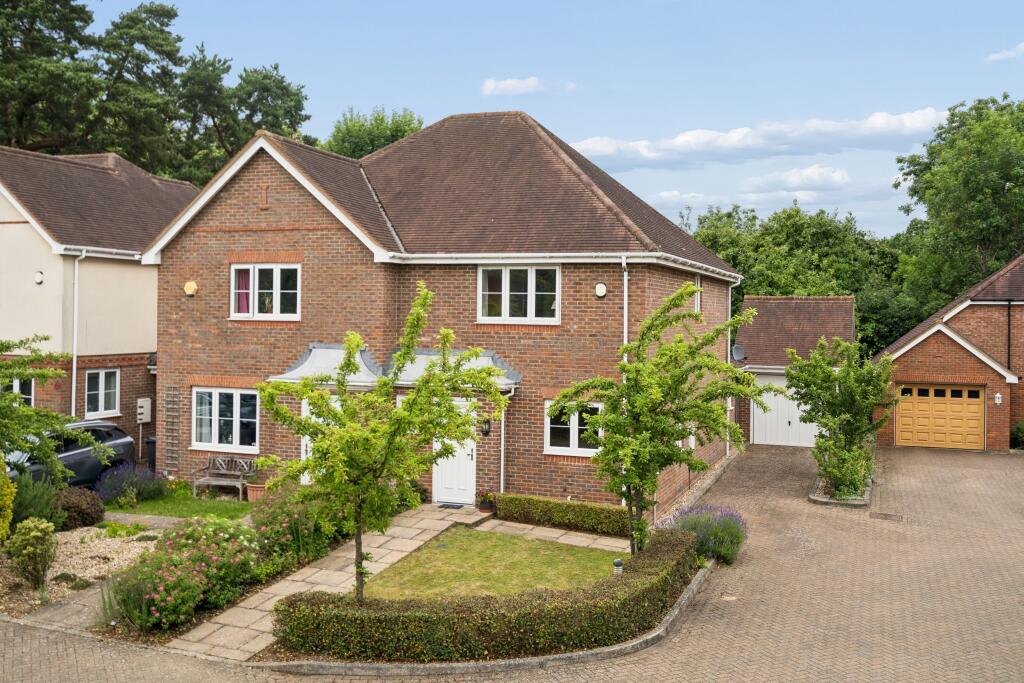 Main image of property: Kennards Court, Amersham