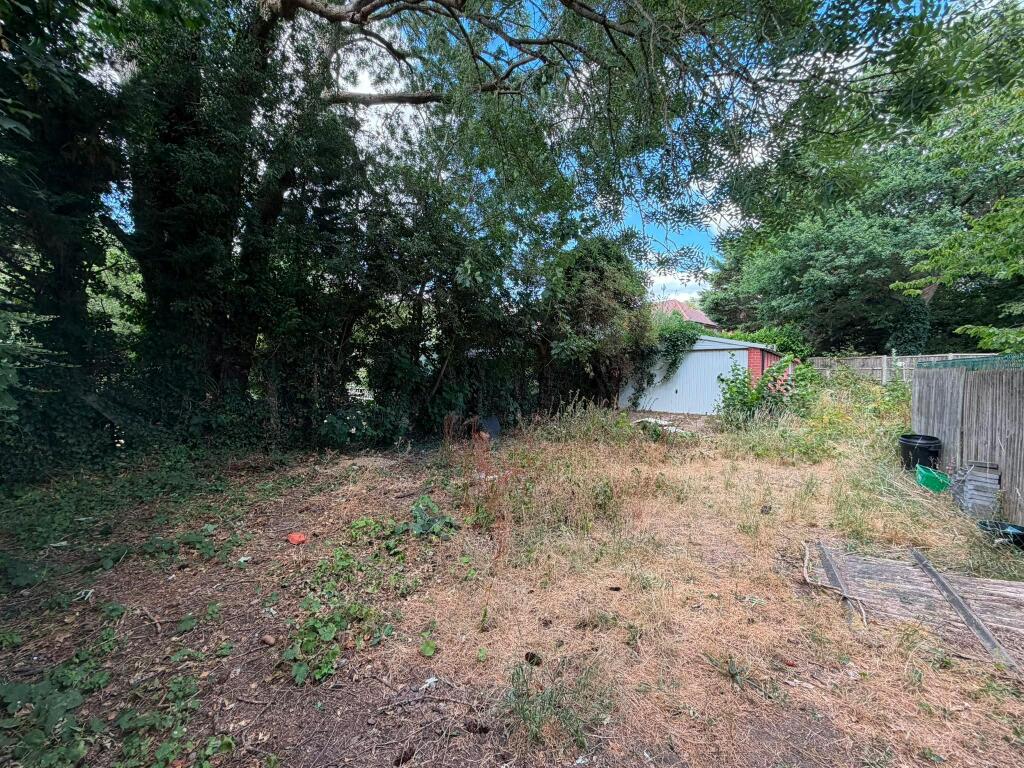 Main image of property: Land to the south of Gill Orchard, Abbots Langley, WD5 0FQ