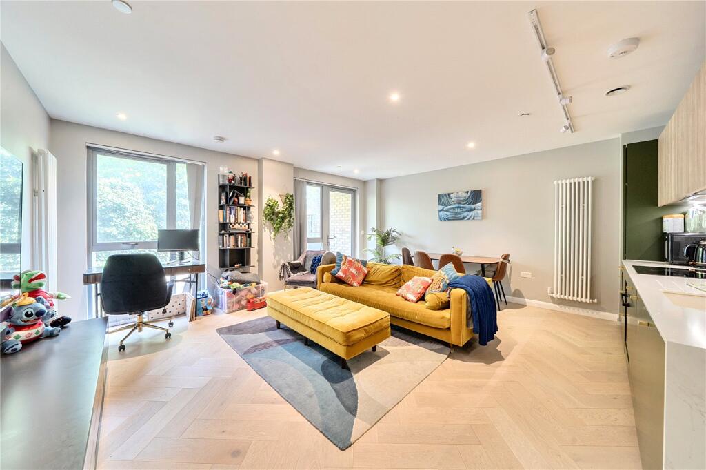 Main image of property: Cross Lane, London, N8