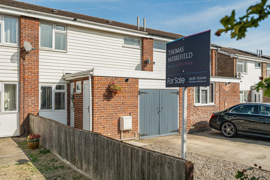 Main image of property: Kennet Close, Wantage, OX12