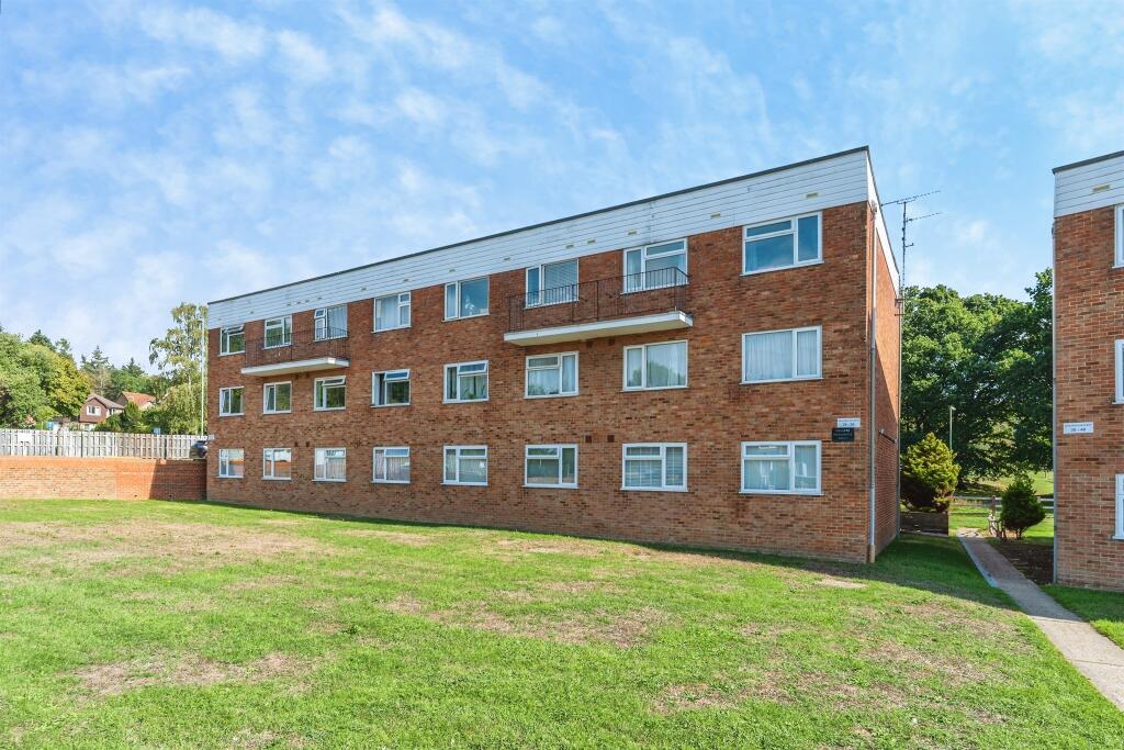 Main image of property: Bracken Crescent, Bishopstoke, Eastleigh
