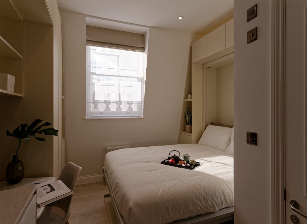 Main image of property: Linden Gardens, London, W2