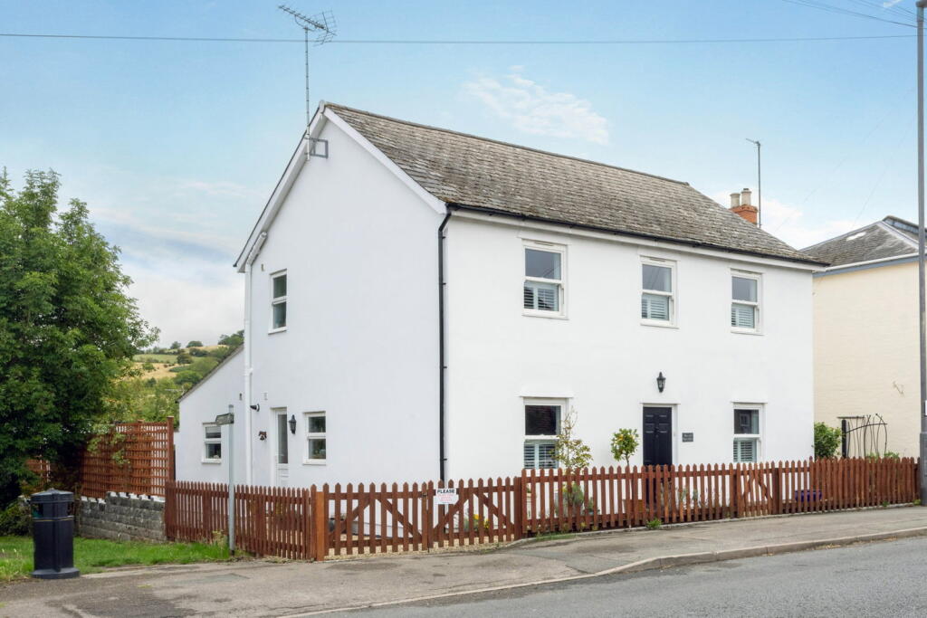 Main image of property: London Road, Charlton Kings, Cheltenham, GL52 6YX