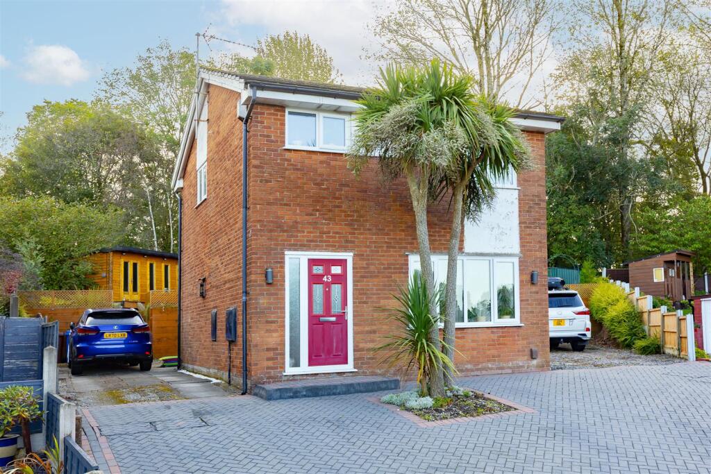 Main image of property: Carr Field, Bamber Bridge, Preston