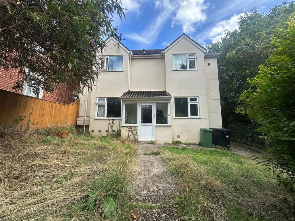 Main image of property: 11 North Lodge road, Poole