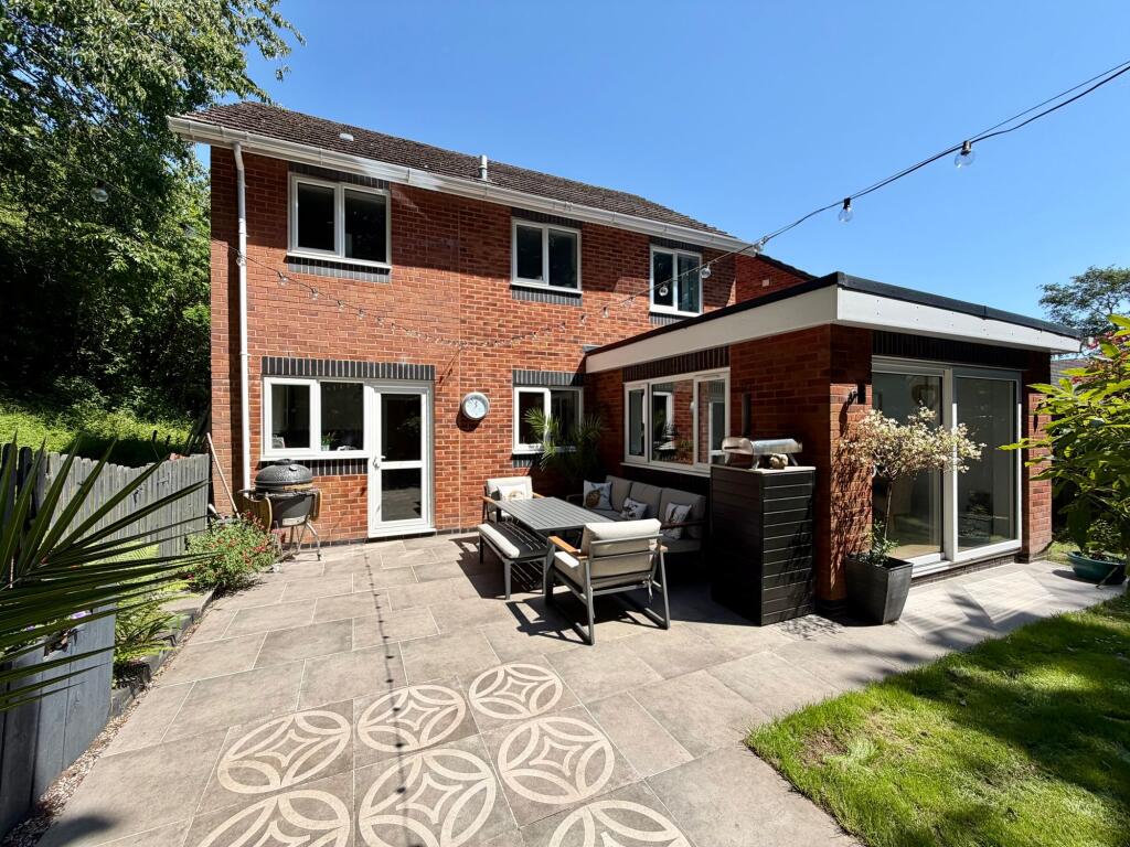 Main image of property: Badgers Close, Kingsteignton, TQ12