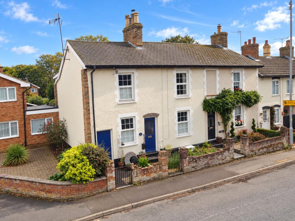Main image of property: High Street, Toddington, Bedfordshire, LU5