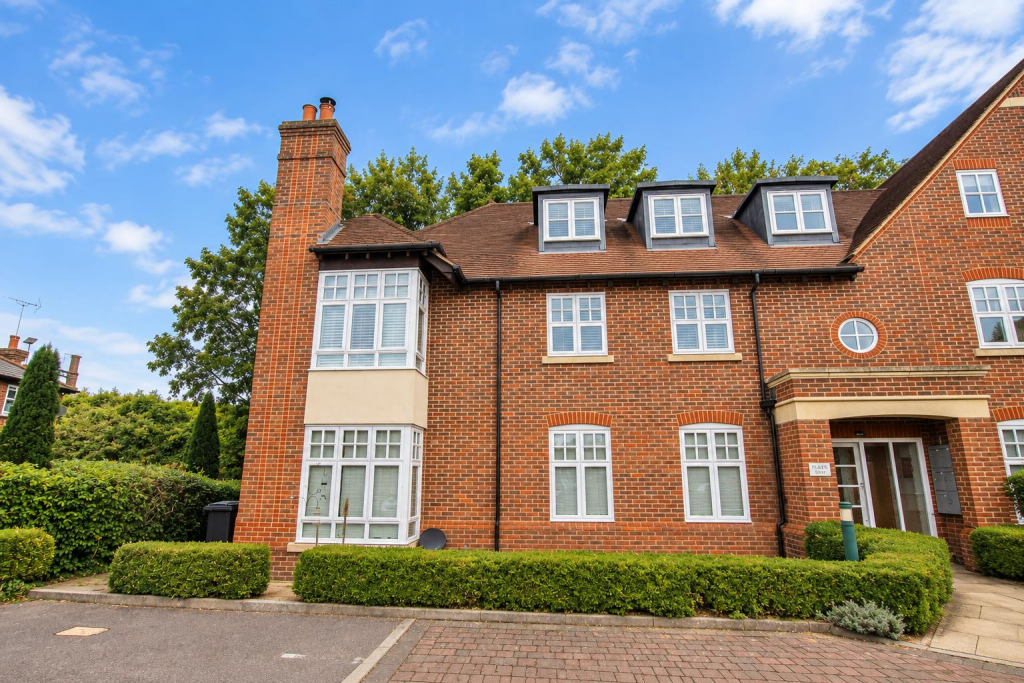 Main image of property: 11 Saxon PlaceReading RoadPangbourneBerkshire