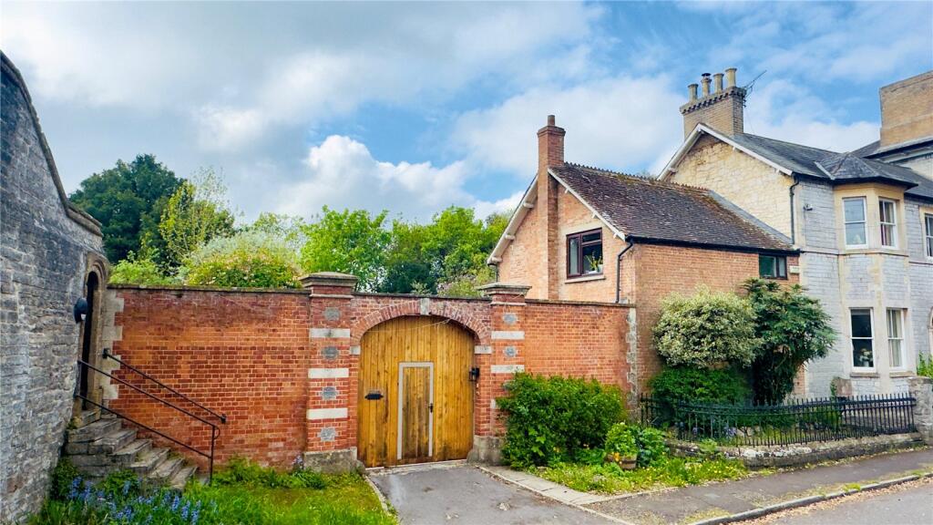 Main image of property: Portcullis Lodge, The Hill, Langport, Somerset, TA10