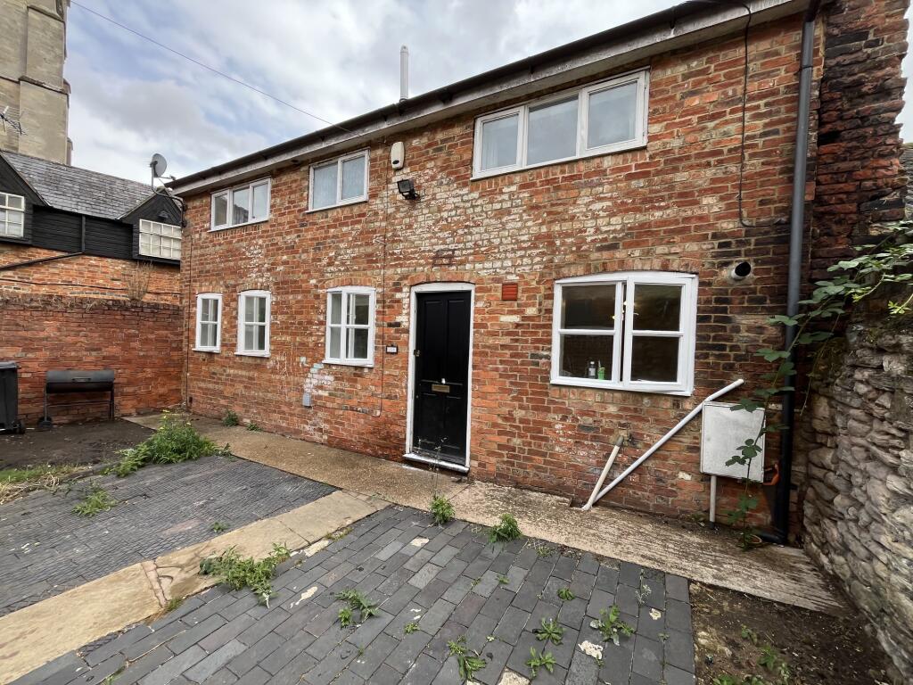 Main image of property: High Street, Newport Pagnell, Milton Keynes