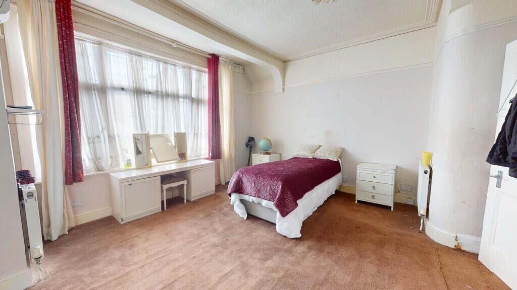 Main image of property: One bed apartment in shared house to Let in Norbury